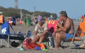 Revelan que el 40% de la población no puede irse de vacaciones por falta de ingresos