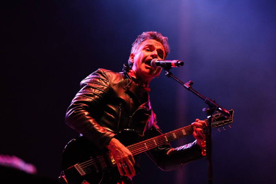 Richard Coleman en un Show electro-acústico.