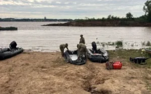 Río Paraná: buscan un sargento del Ejército que cayó al agua durante un ejercicio militar