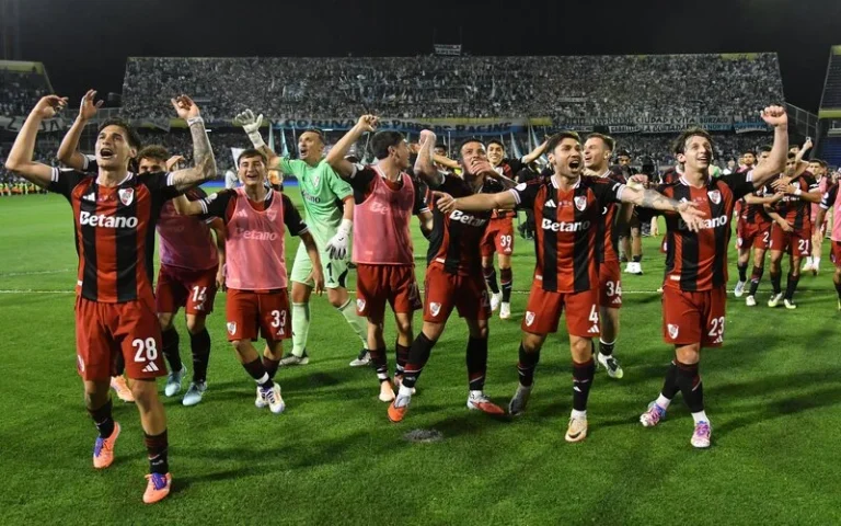 River venció a Racing y avanzó a las semis de la Copa Argentina