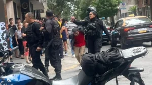 Operativo policial tras un robo y atropello en Rosario