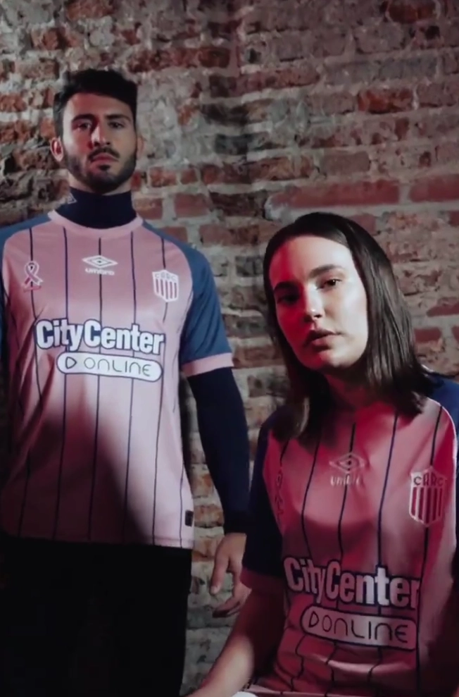 Bajo el lema "La empatía nos une" la marca Umbro, que viste al "canalla", lanza una casaca especial de edición limitada para la detección temprana de esta enfermedad.