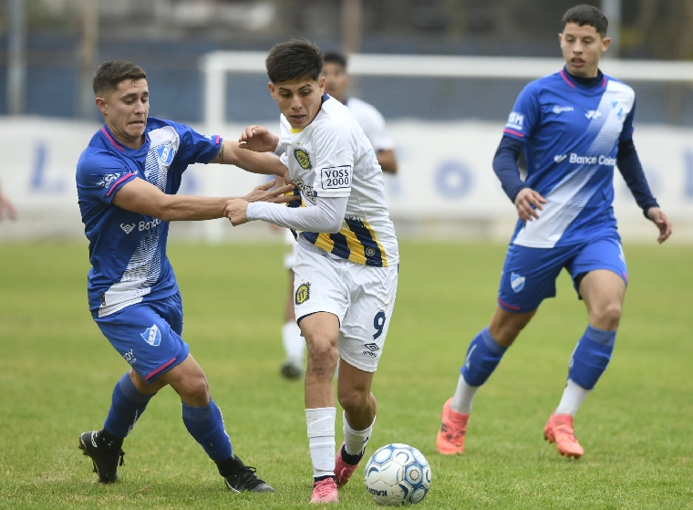 El equipo dirigido por Matías Lequi venció al salaíto 4-2 en los penales después de empatar 0-0 en tiempo regular y pasó a cuartos de la Copa Santa Fe. 