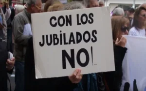 Rosario y un fuerte reclamo de jubilados en la plaza San Martín