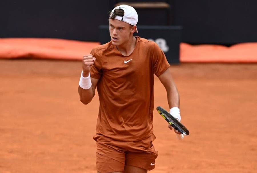 Rune le ganó a Djokovic y Roma tiene otro batacazo luego de la eliminación de Alcaraz. 