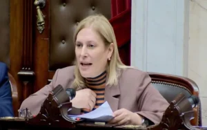 Scaglia interpeló a Manuel Adorni por rutas, retenciones y deudas con las provincias