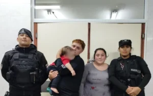 San Lorenzo: una policía salvó la vida de un bebé de 10 meses que no respiraba