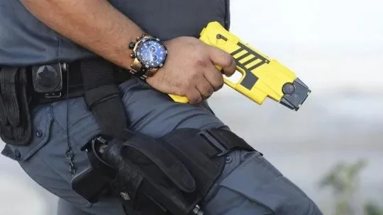 armas de electroshock para la policía de Santa Fe