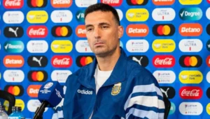 Lionel Scaloni habló con la prensa.