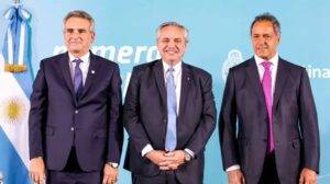 Agustín Rossi, Alberto Fernández y Daniel Scioli