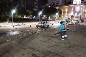 festejos en el monumento y limpieza