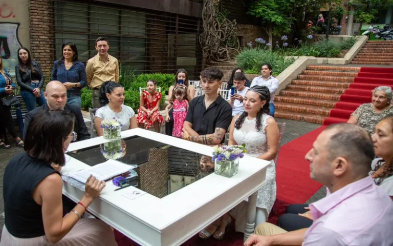 Se habilitó la inscripción para casarse en el Pasaje Luetich y en el Rosedal