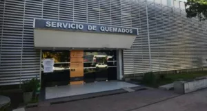 Se quemó el cuerpo por limpiar un instrumento con nafta