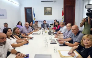 Primera paritaria docente del gobierno de Pullaro