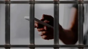 secuestran celular en la cárcel