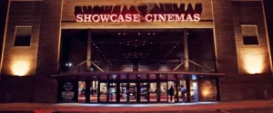 Ingreso a un complejo de cines Showcase en Argentina