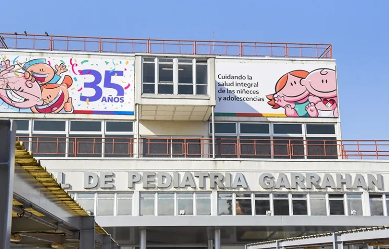 Siamesas rosarinas fueron separadas con éxito en el Garrahan