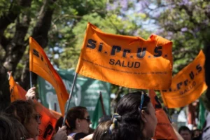 Siprus exige el pase a planta de 700 trabajadores