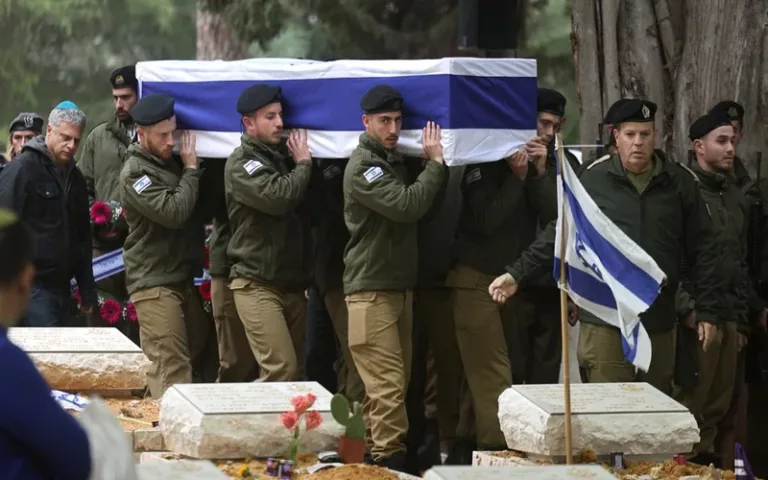 21 soldados de Israel perdieron la vida tras un ataque