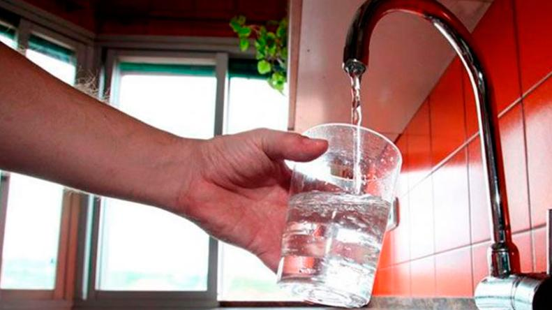 Sólo 1 de cada 4 rosarinos paga el agua según su consumo real.