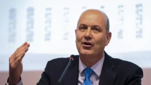 Sturzenegger defendió la reforma laboral: "Podrán diseñar el sistema de despidos que quieran"