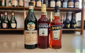 Subastarán botellas de Fernet, Aperol, Campari, whisky y vodka