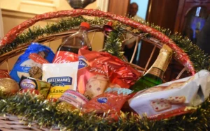 Supermercadistas lanzan su tradicional canasta navideña económica