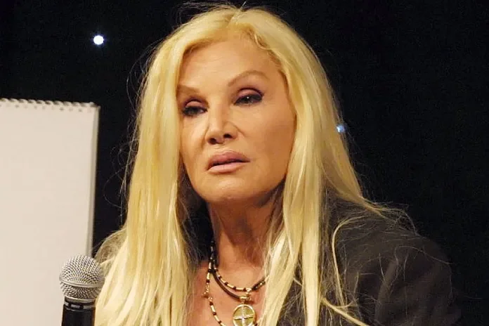 La conductora y actriz anunció que volverá a hacer su habitual programa después de finalizar su si obra de teatro en Uruguay.