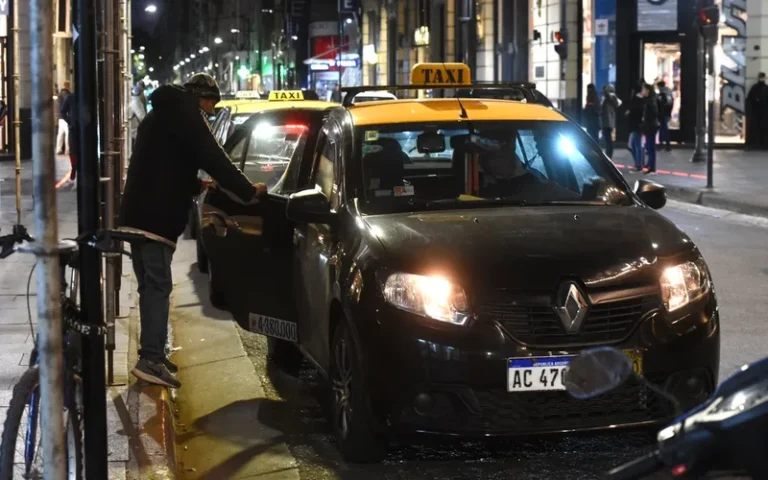 Taxistas continúan sin actividad nocturna por seguridad