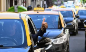 El sindicato de peones de taxis lanza la app "Zubo".