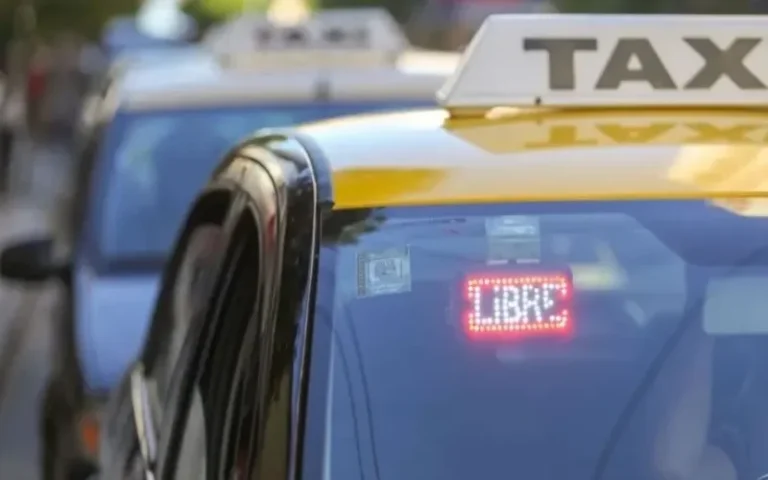 Taxistas piden aumento de tarifa