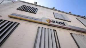 Taxistas realizan una acción solidaria frente al Pami I
