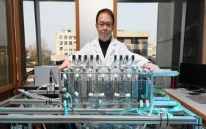 Tecnología eficiente para extraer agua potable del mar y almacenar electricidad