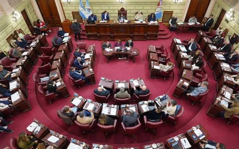 Tension-por-seguridad-entre-Pullaro-y-socialismo-en-Santa-Fe-1