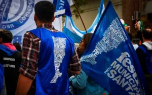 Trabajadores municipales anunciaron un paro para este jueves en toda la provincia