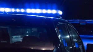 Patrullero policial durante un operativo por entradera