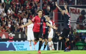 Gran triunfo de Newell's ante Huracán para seguir con vida