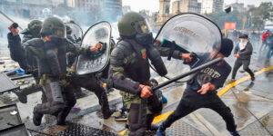Un Congreso más que blindado: más de 2000 policías en la marcha de los jubilados.