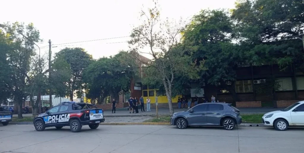 Un alumno abrió fuego en una escuela de San Cristóbal y mató a un compañero.