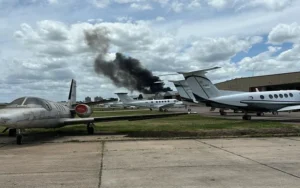 Un avión privado se despistó y chocó en el aeropuerto de San Fernando: murieron los dos pilotos