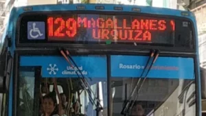 Atacan a piedrazos un colectivo en zona norte.