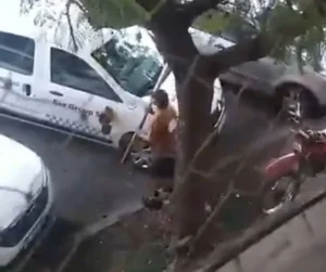 Un cuidacoches le destrozó el auto tras negarse a pagar una tarifa fija.