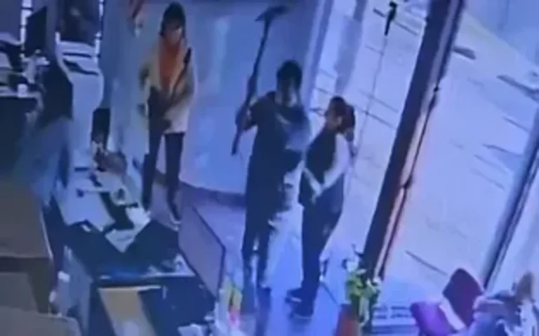 Un día de furia en Santa Fe: rompió la oficina de la EPE por falta de luz