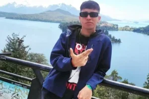Un estudiante se descompensó, lo atendió un falso médico y murió
