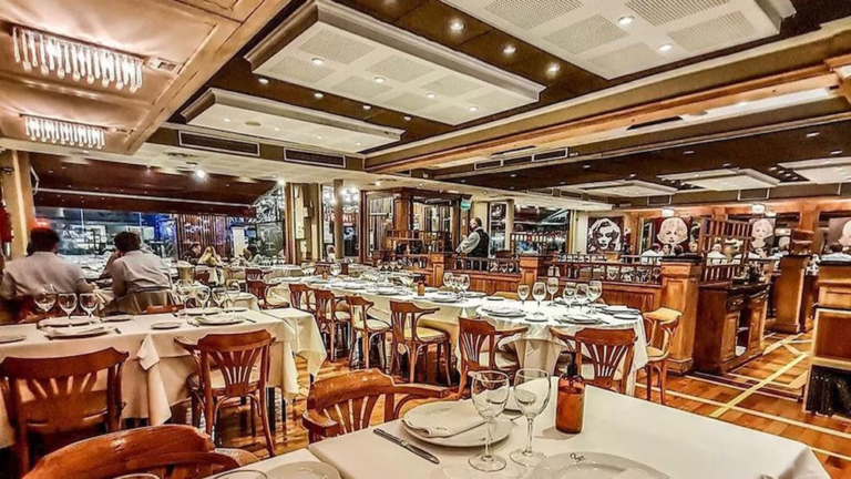 Un fallo reaviva el debate sobre las propinas y su valor en el sueldo.