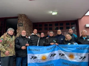 Veteranos de Malvinas junto a Lionel Scaloni en Pujato