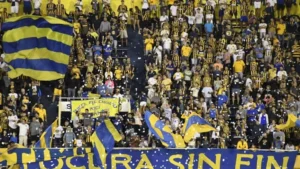 hombre cayó en la tribuna de la cancha de central