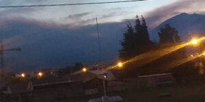 Un incendio forestal cubrió Bariloche con humo.