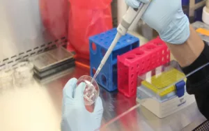 Un laboratorio de China crea una cepa mutante de Covid-19