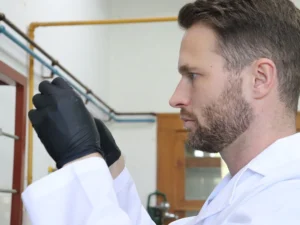 Un santafesino fue premiado por su investigación sobre alzhéimer.